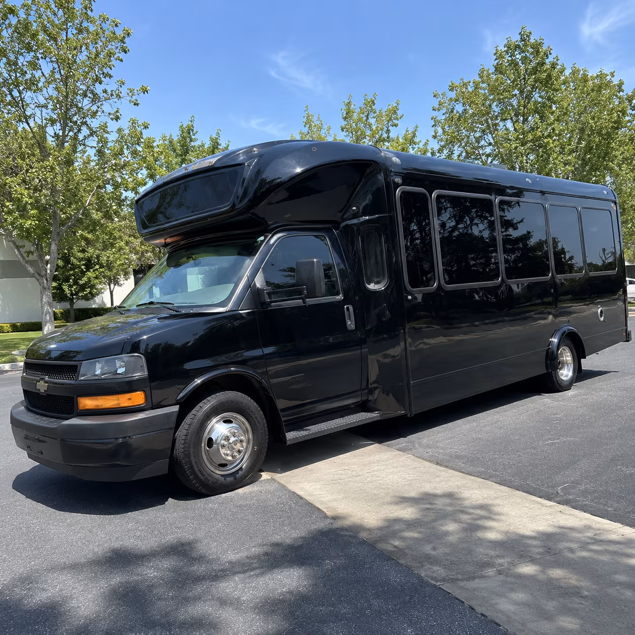 irvington 15 passenger party bus