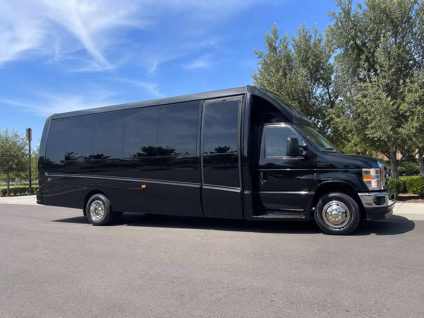 shuttle guests between newark hotels and your essex county venue